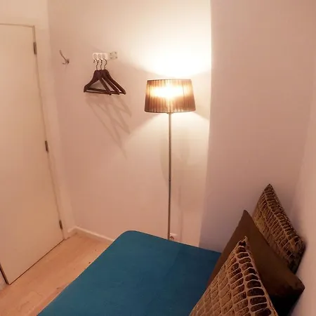 Triplex With Garage - Praca Das Flores Lisbon Room photo